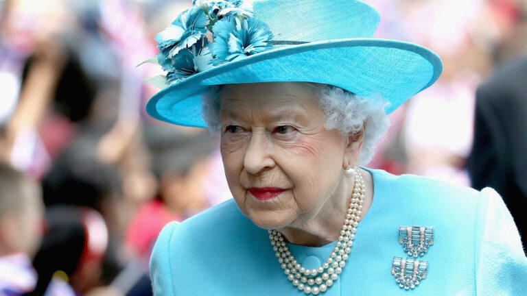 Kraliçe Noel’i Sandringham’da geçirmeyecek. Windsor’da kalıyor