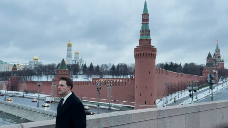 Nebil Özgentürk’ten Nazım Hikmet’in 120. yaşına özel belgesel