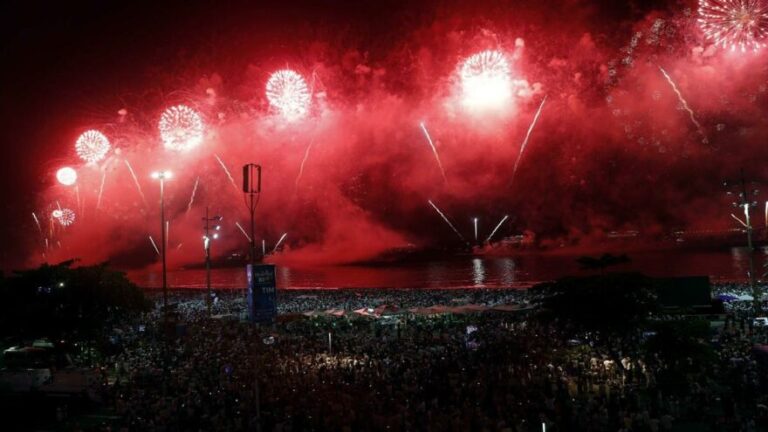 3 milyon kişi katıldığı dev kutlamaya Omicron engel oldu