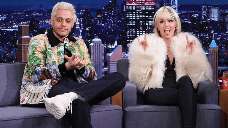 Kim Kardashian kıskançlık krizine girdi, Miley Cyrus’u takipten çıkardı