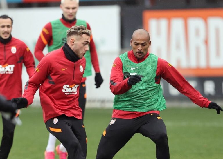 Galatasaray’ın yeni hocasından sürpriz karar