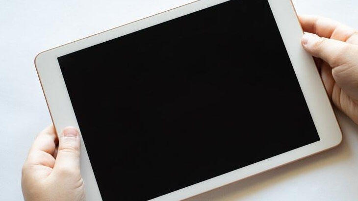 Tablet bilgisayarı yakaladı