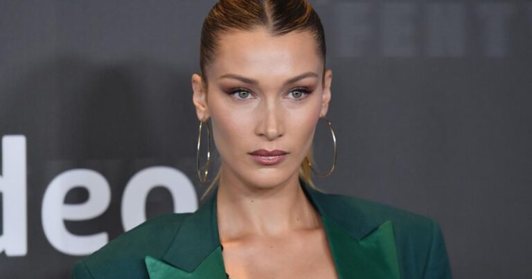 Bella Hadid den başörtüsü tepkisi: Kadınları rahat bırakın