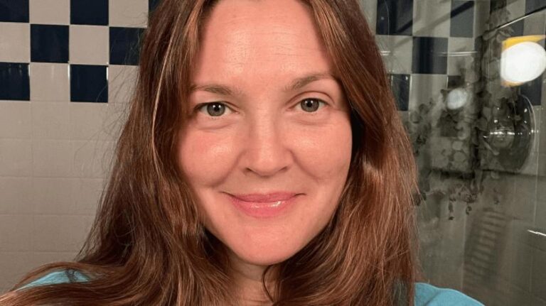 Drew Barrymore’dan 47. yaşına özel makyajsız selfie