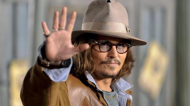 Hollywood’dan sürülen Johnny Depp, Twitter Oscar’ı sayesinde dönebilir