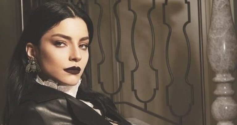 Merve Boluğur kendini müziğe kaptırdı! Seksi dansı olay oldu