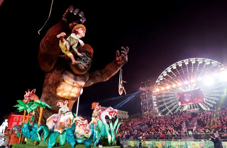 Nice Karnavalı, geçit töreni başladı