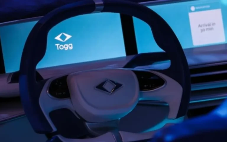 Yerli otomobile müthiş teknoloji Tüm bilgileri ön cama yansıtarak sürücüyü yönlendirecek
