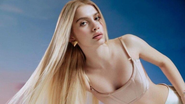 Aleyna Tilki Kafamdan sallıyorum