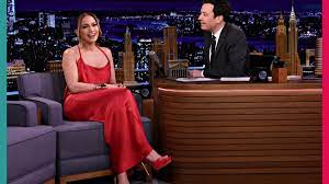 Jennifer Lopez Bir Geceye İki Moda Anı Sığdırdı