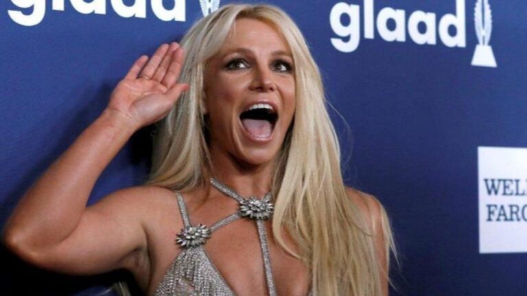 Britney Spears’ın çıplak pozları sosyal medyada olay oldu