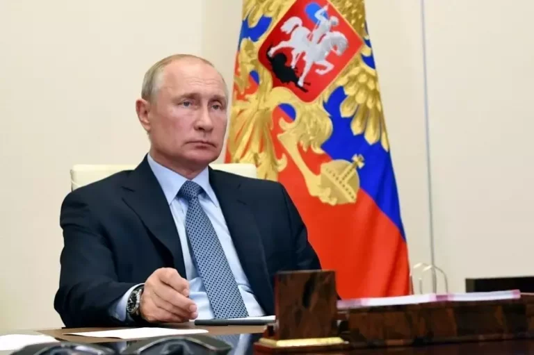 İşte Putin’in bir günü! Her yemek öncesi zehir testi