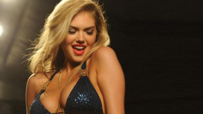 Kate upton kendini sınırlamıyor