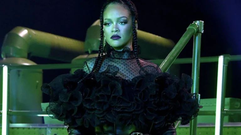 Milyoner ama bebek alışverişini hesaplı bir mağazadan yapıyor