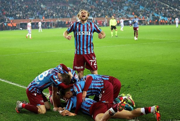 Trabzonspor, Antalyaspor’u devirdi! Kupada ilk yarı finalist…
