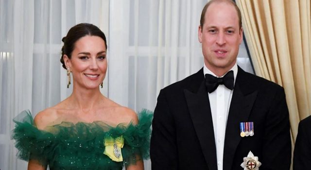 Düşes Kate Middleton ve Prens William Jamaika’da göz kamaştırdı