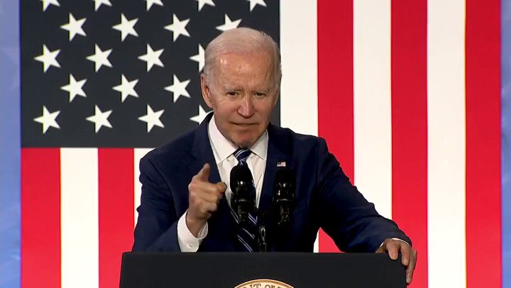 ABD Başkanı Joe Biden bu kez de boşlukla tokalaştı