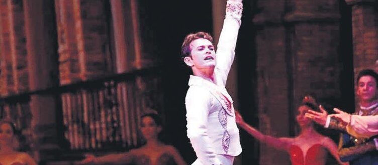 Ünlü balet ağlayarak sahneyi terk etti!