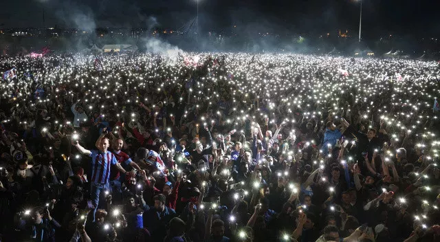 Ahmet Ağaoğlu, Yenikapı’da taraftara seslendi