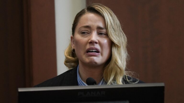 Amber Heard ilk kez ifade verdi