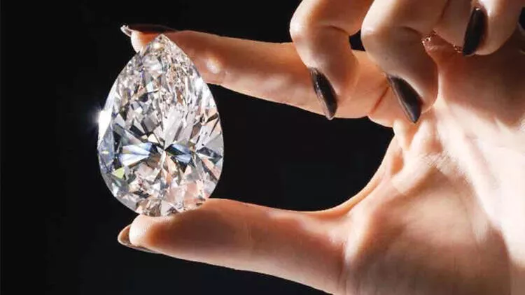 Golf topu büyüklüğünde elmas açık artırmaya çıkıyor