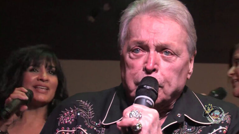 Ian Gillan: İstanbul seyircisi coşkulu hâlâ kulaklarım çınlıyor.