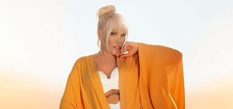 Ajda Pekkan’dan hesaplı sahne kostümü