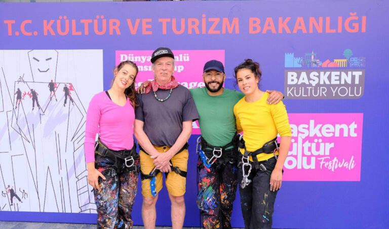 Uçan Ressamlar başkentlileri büyüledi