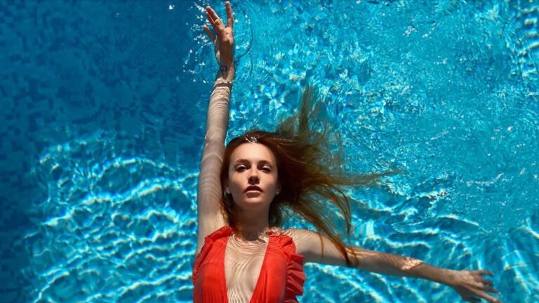 Başak Gümülcinelioğlu sevgilisiyle İtalya tatilinde