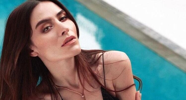 Belçim Bilgin ünlü fizikçiyle pin kodu konuştu