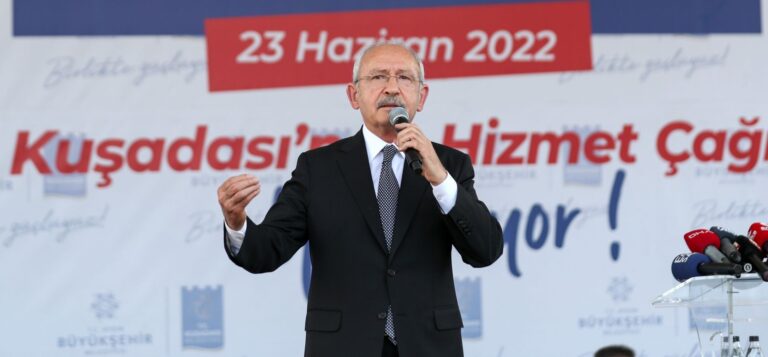Kemal Kılıçdaroğlu, Kuşadası’nda toplu açılış törenine katıldı