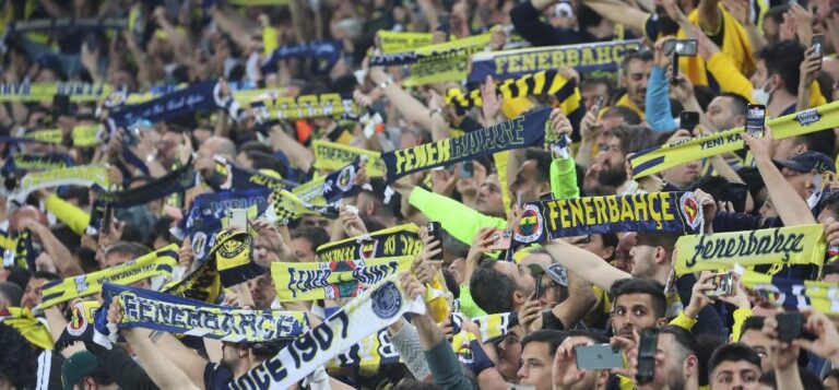 Fenerbank para basıyor! Taraftardan büyük destek