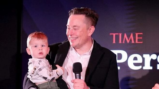 Elon Musk oğlunun adını ve cinsiyetini değiştiriyor