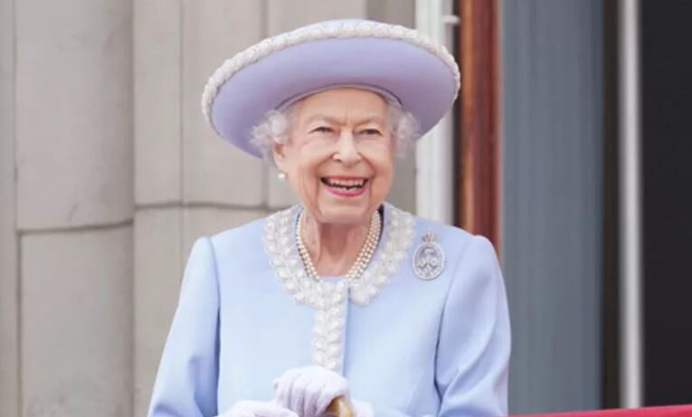 İngiltere’de tarihi hafta: Kraliçe’nin 70. yıl kutlamaları başladı