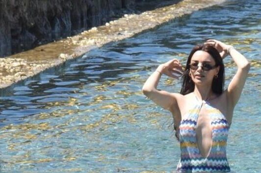 Hazal Filiz Küçükköse sezonu açtı, tatilin tadını çıkardı