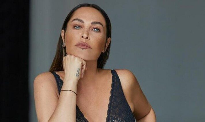 Hülya Avşar’dan milyonluk anlaşma