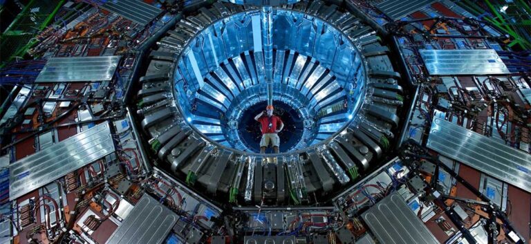 Fizikçiler ‘karanlık maddenin’ peşinde