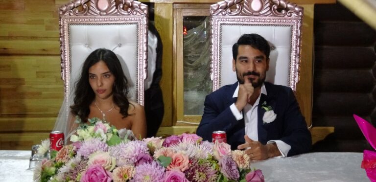 Manchester City’nin yıldızı İlkay Gündoğan memleketinde düğün yaptı