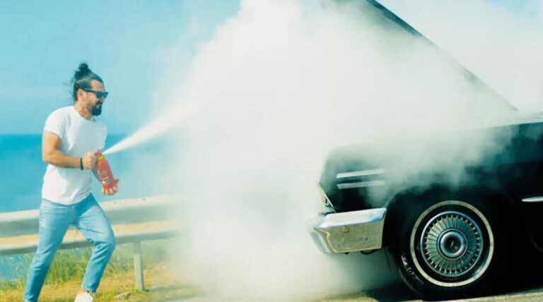 Senaryo gerçek oldu! Muhittin sıçağa dayanamadı