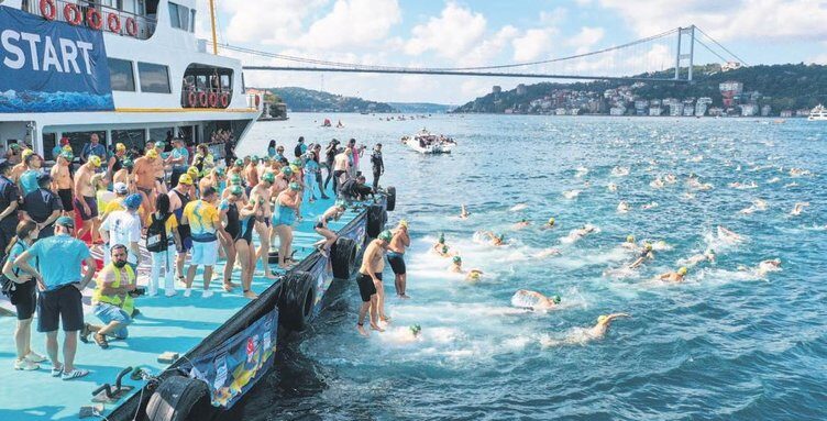 Boğaz’da yüzme şöleni