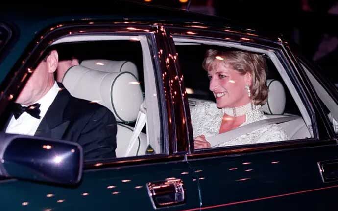 Prenses Diana’nın otomobili 650 bin sterline satıldı