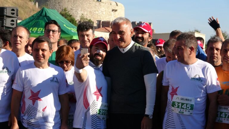 Kültür ve Turizm Bakanı Mehmet Nuri Ersoy Gelibolu Maratonu’na katıldı