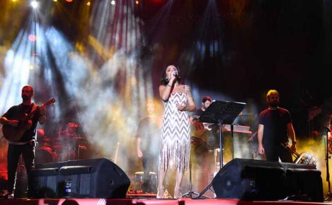 Eskişehir’de Melek Mosso konserini 50 bin kişi izledi