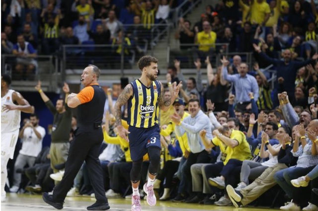 Asvel’i sahasında farkı yenen Fenerbahçe Beko, EuroLeague’de 3’te 3 yaptı