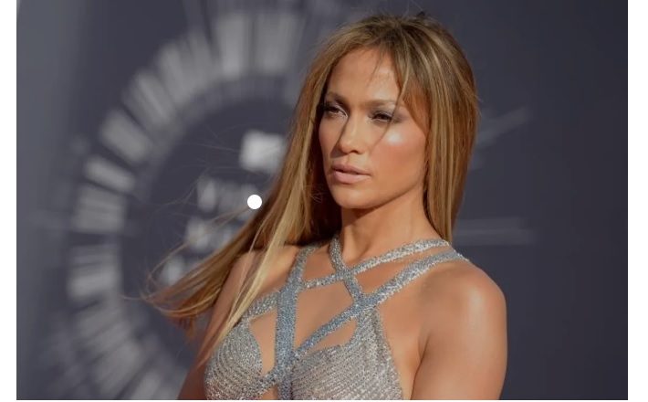 Jennifer Lopez’in ‘evli hanım’ kolyesi