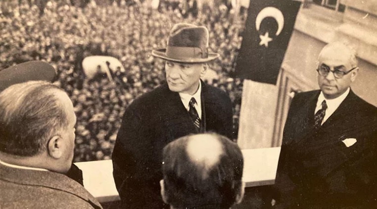 Atatürk’ün nadir bilinen fotoğrafları sergilendi