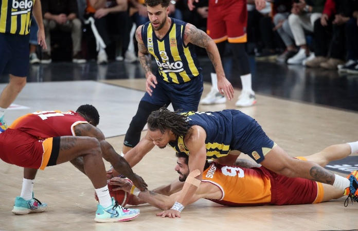 Fenerbahçe Beko, Galatasaray Nef’i evinde devirdi: 91-97