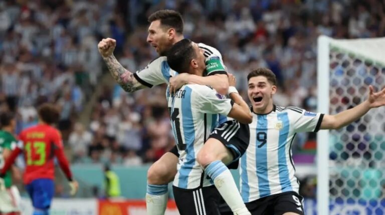 Messi sahne, Arjantin nefes aldı! Meksika’yı 2 golle devirdiler…
