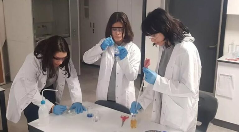 Süper kızlar kutup yolcusu