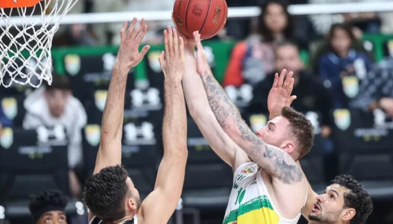 Frutti Ekstra Bursaspor Cluj-Napoca’ya 15 sayı fark attı